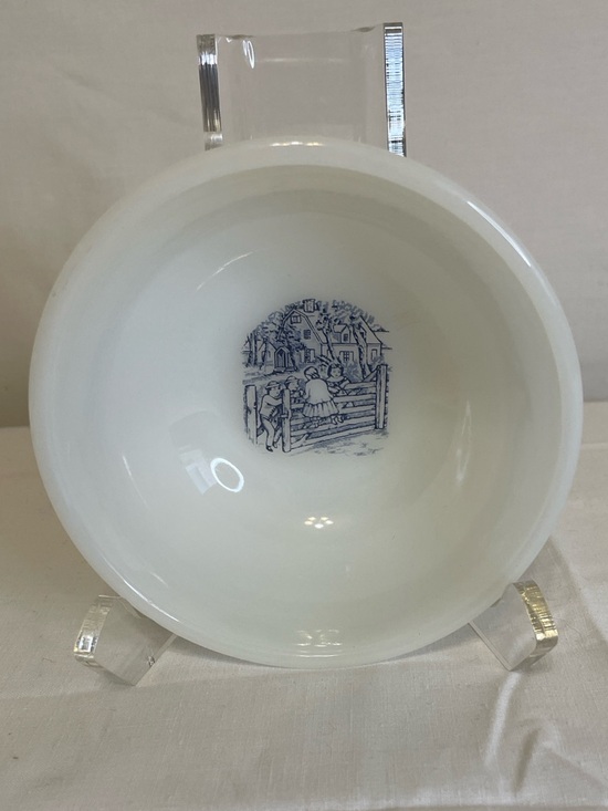 Currier & Ives Other - Vintage Milk Glass CURRIER & IVES Bowl
